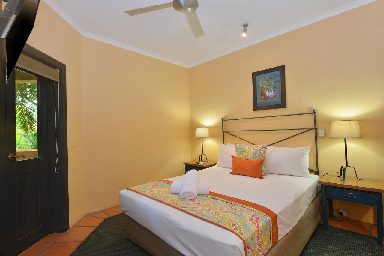 Seascape Apartments At Villa San Michele Port Douglas Exterior photo