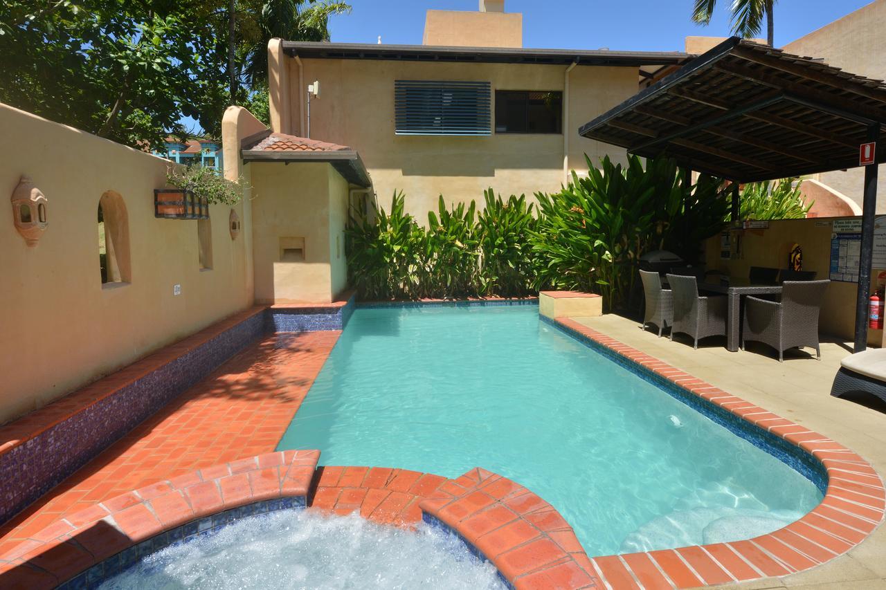 Seascape Apartments At Villa San Michele Port Douglas Exterior photo