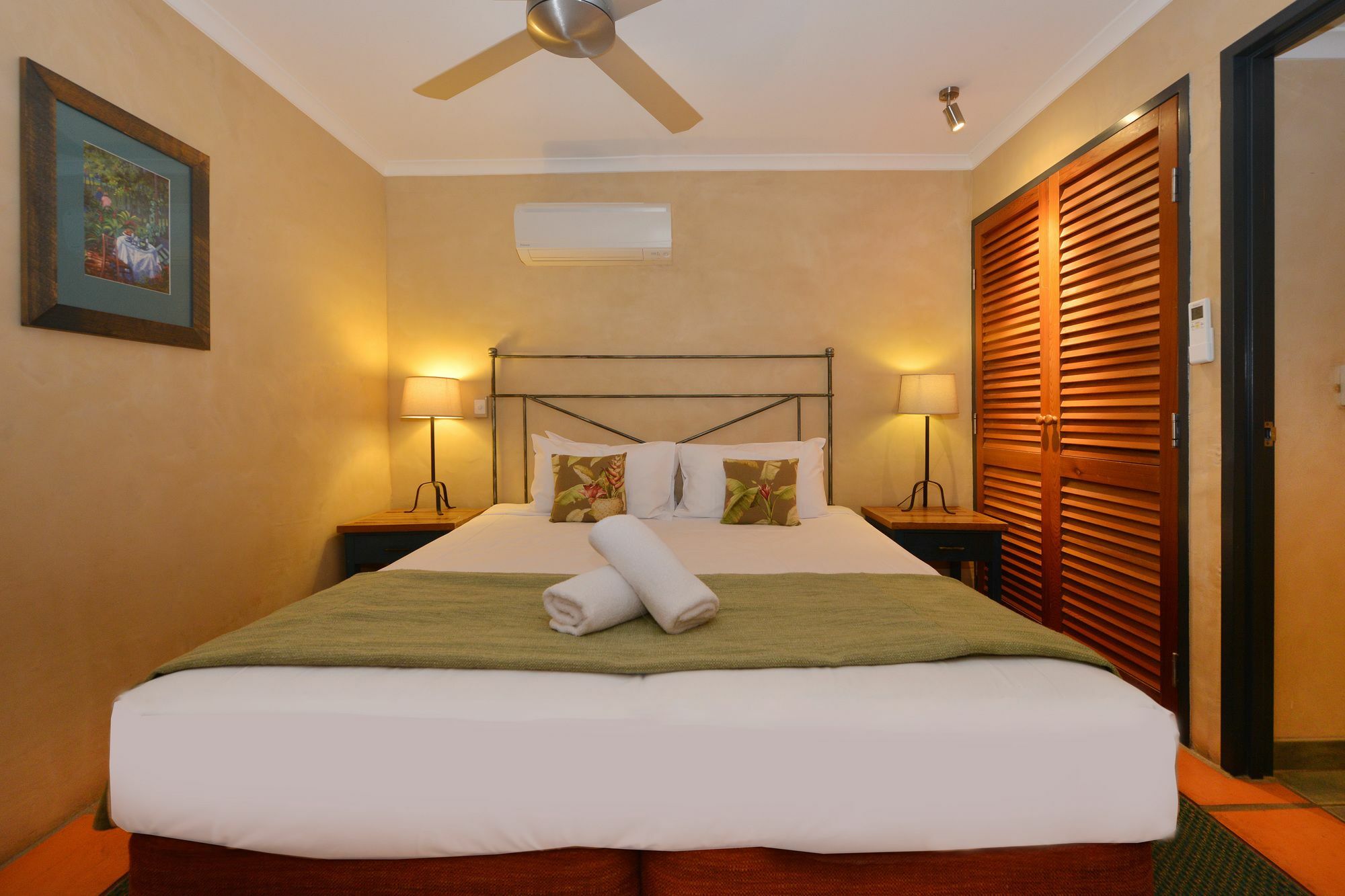 Seascape Apartments At Villa San Michele Port Douglas Exterior photo